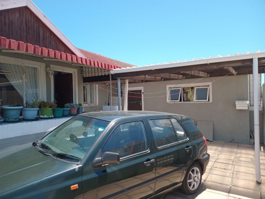  Bedroom Property for Sale in Strandfontein Village Western Cape